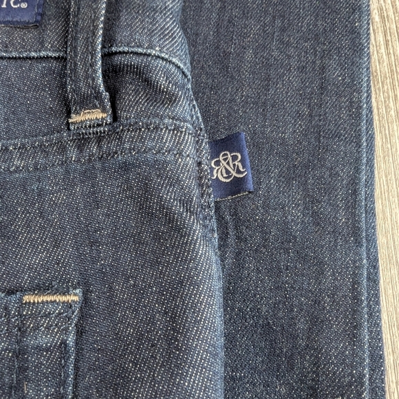 Rock & Republic Embossed Pocked Jeans Size 14 M Like New - Picture 5 of 12